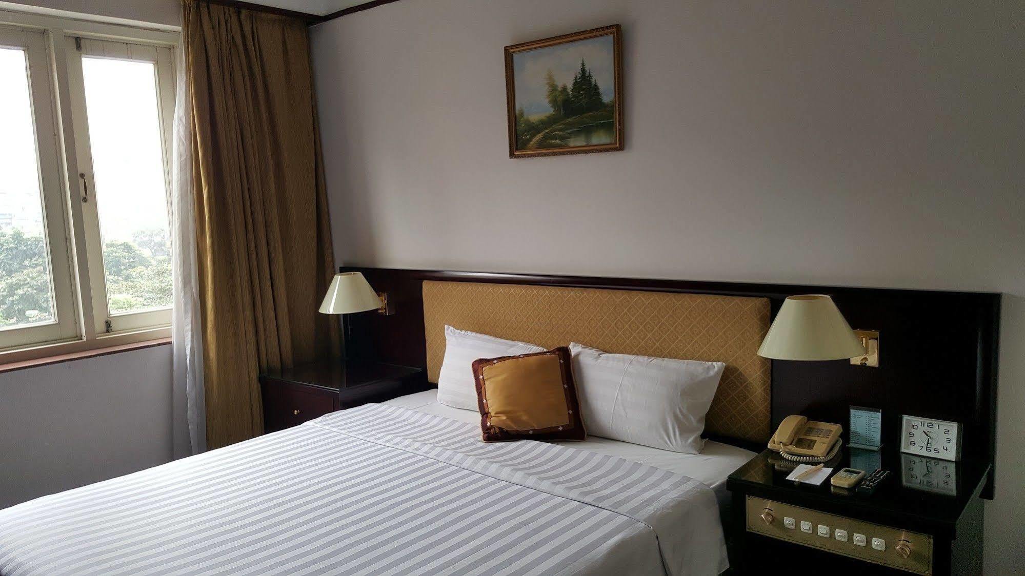 Capital Garden Hotel Ханой Экстерьер фото