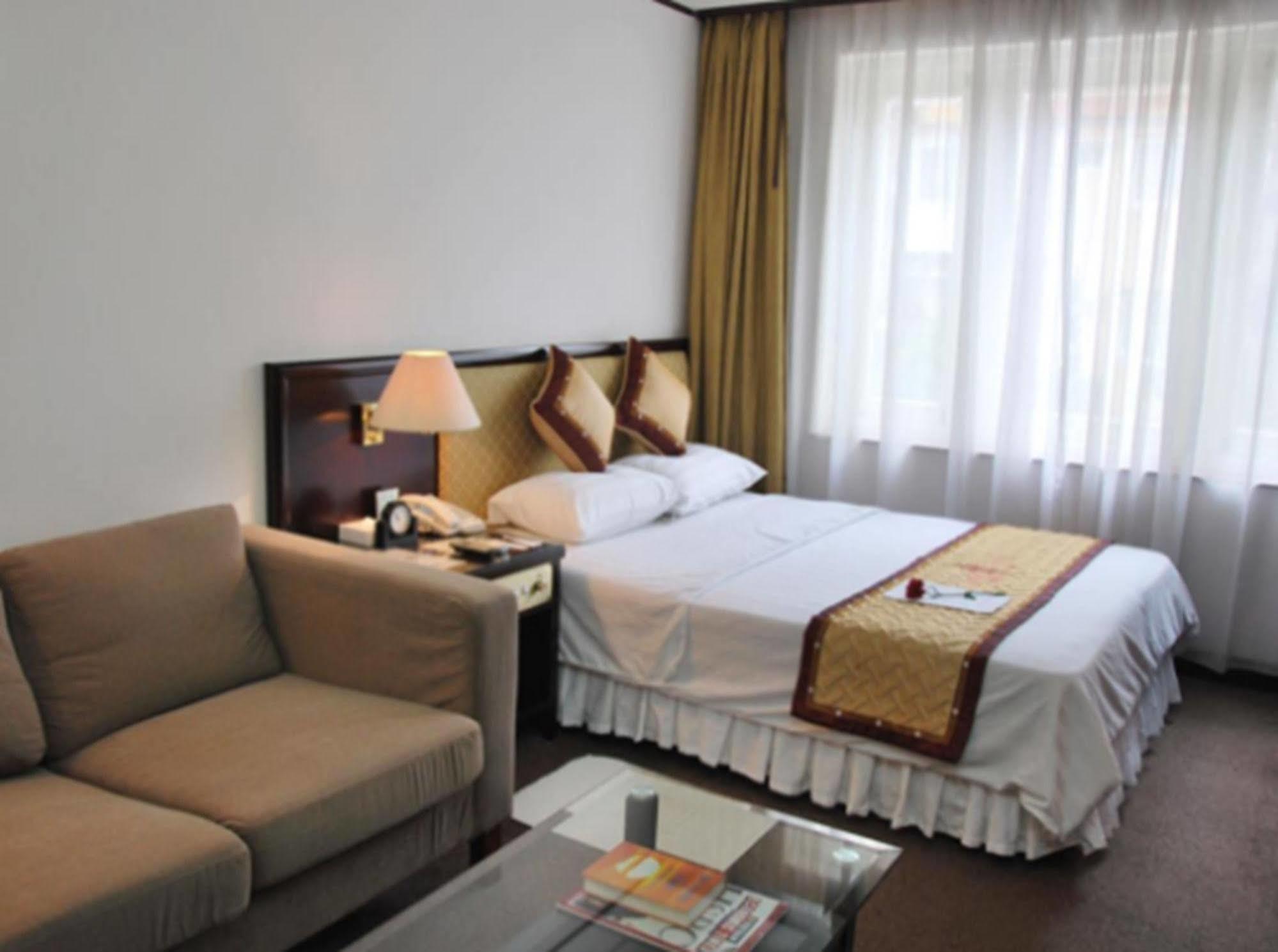Capital Garden Hotel Ханой Экстерьер фото